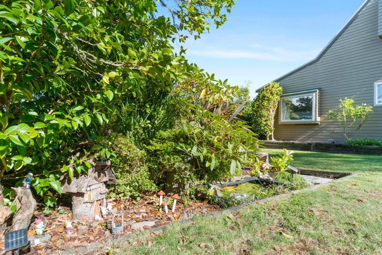 Botanical Hideaway Taupo Villa Exterior photo